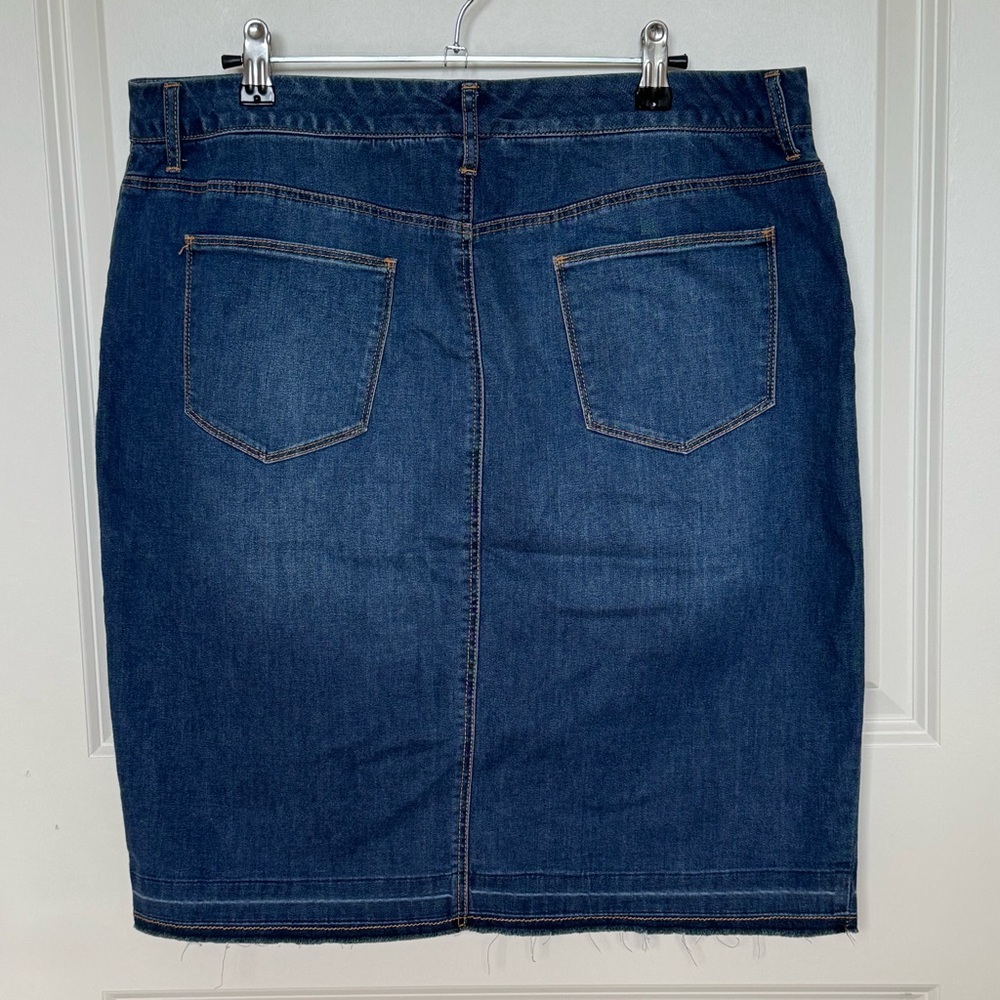 Denim Knee-Length Pencil Skirt - Chico's size 2 (US 12) - Picture 2 of 4